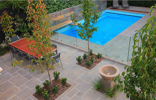 http://stunningpics.files.wordpress.com/2009/01/contemporary-pool-garden-1.jpg